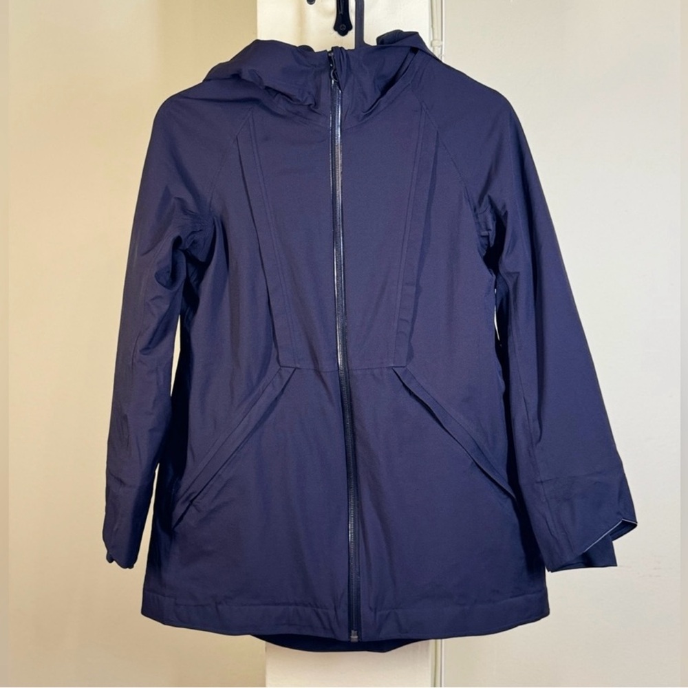 Iululemon Ivivva Happy Rain Jacket - girls size 14 - women’s size 4-fleece lined